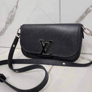 Louis Vuitton Buci NM Epi Noir